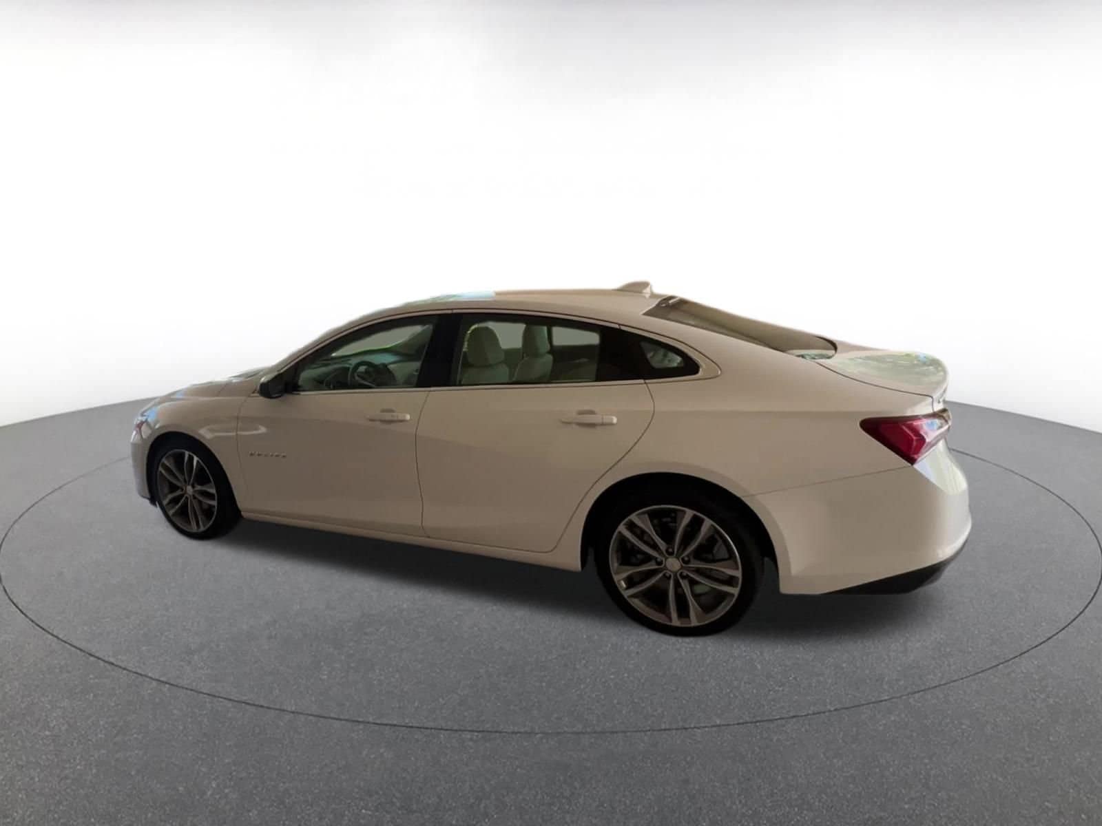 Thumbnail: 2024 Chevrolet Malibu - 10
