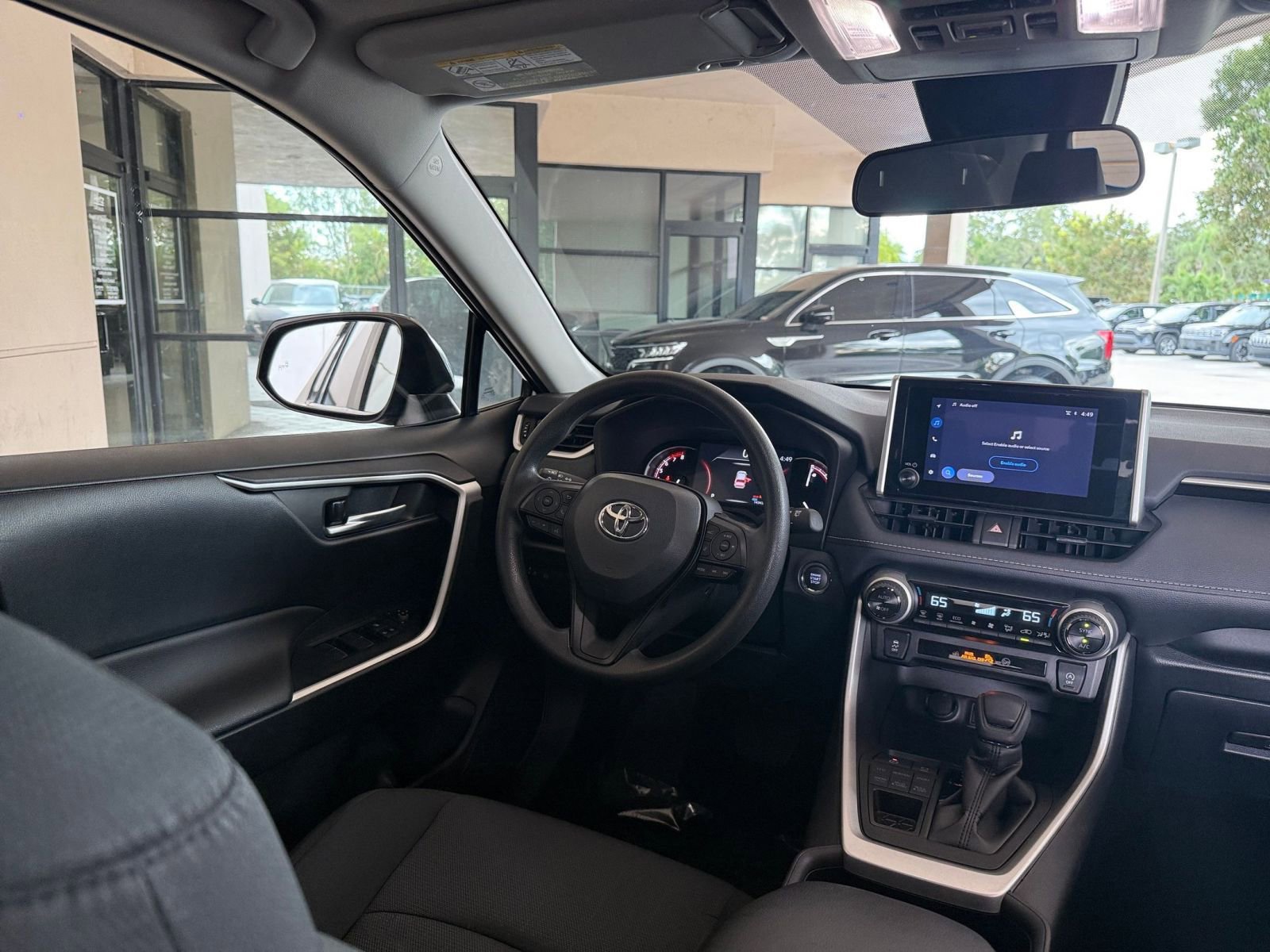 Thumbnail: 2025 Toyota RAV4 - 28