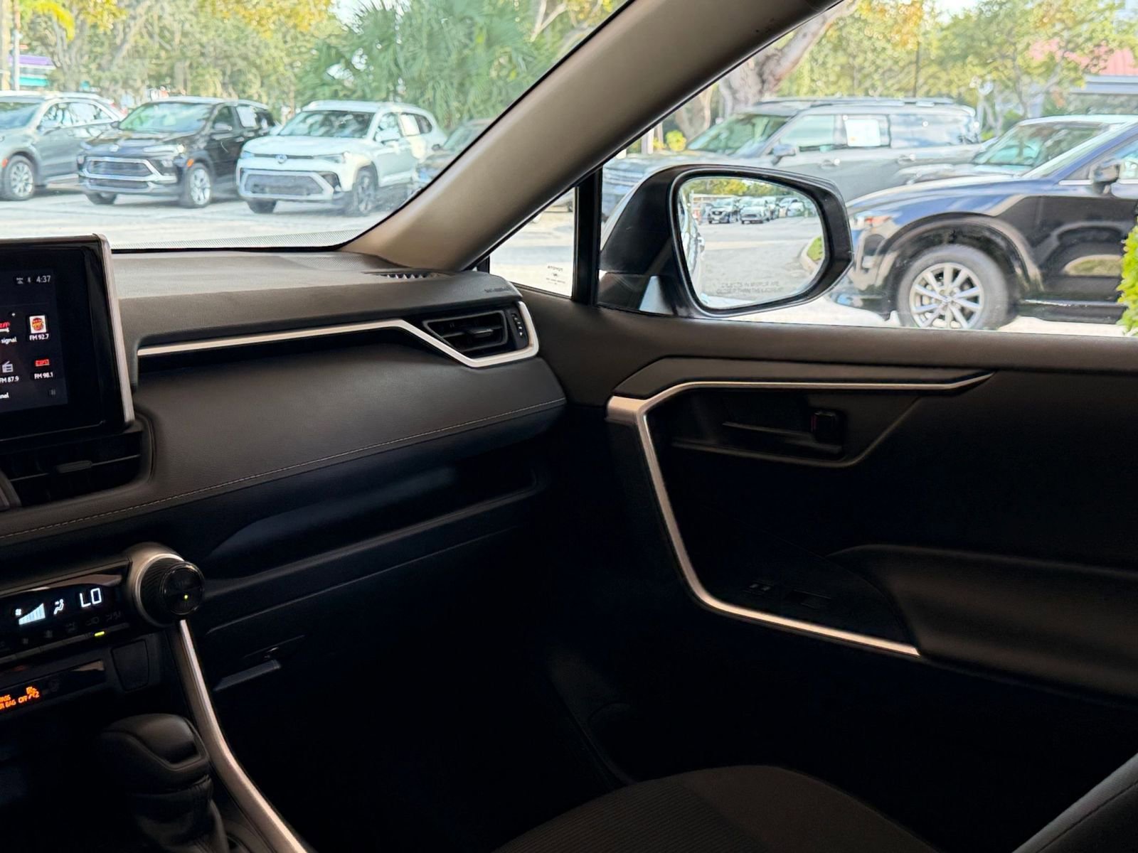 Thumbnail: 2025 Toyota RAV4 - 29