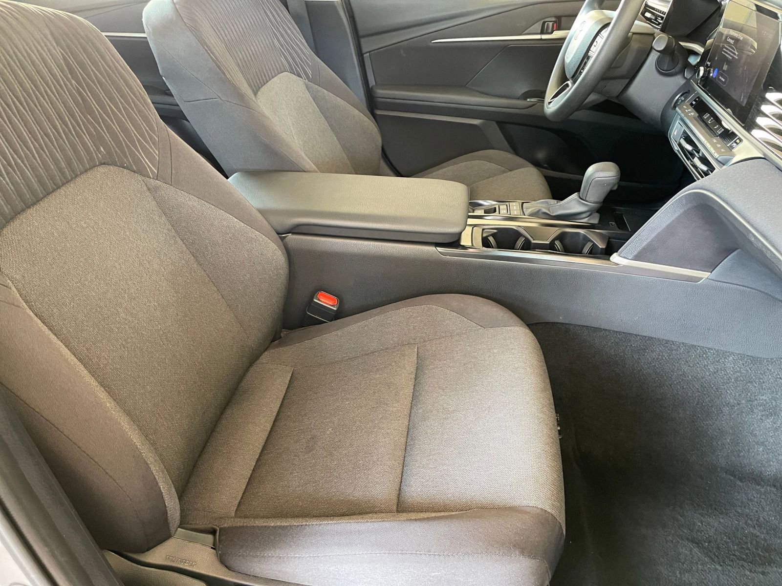 Thumbnail: 2025 Toyota Camry - 34