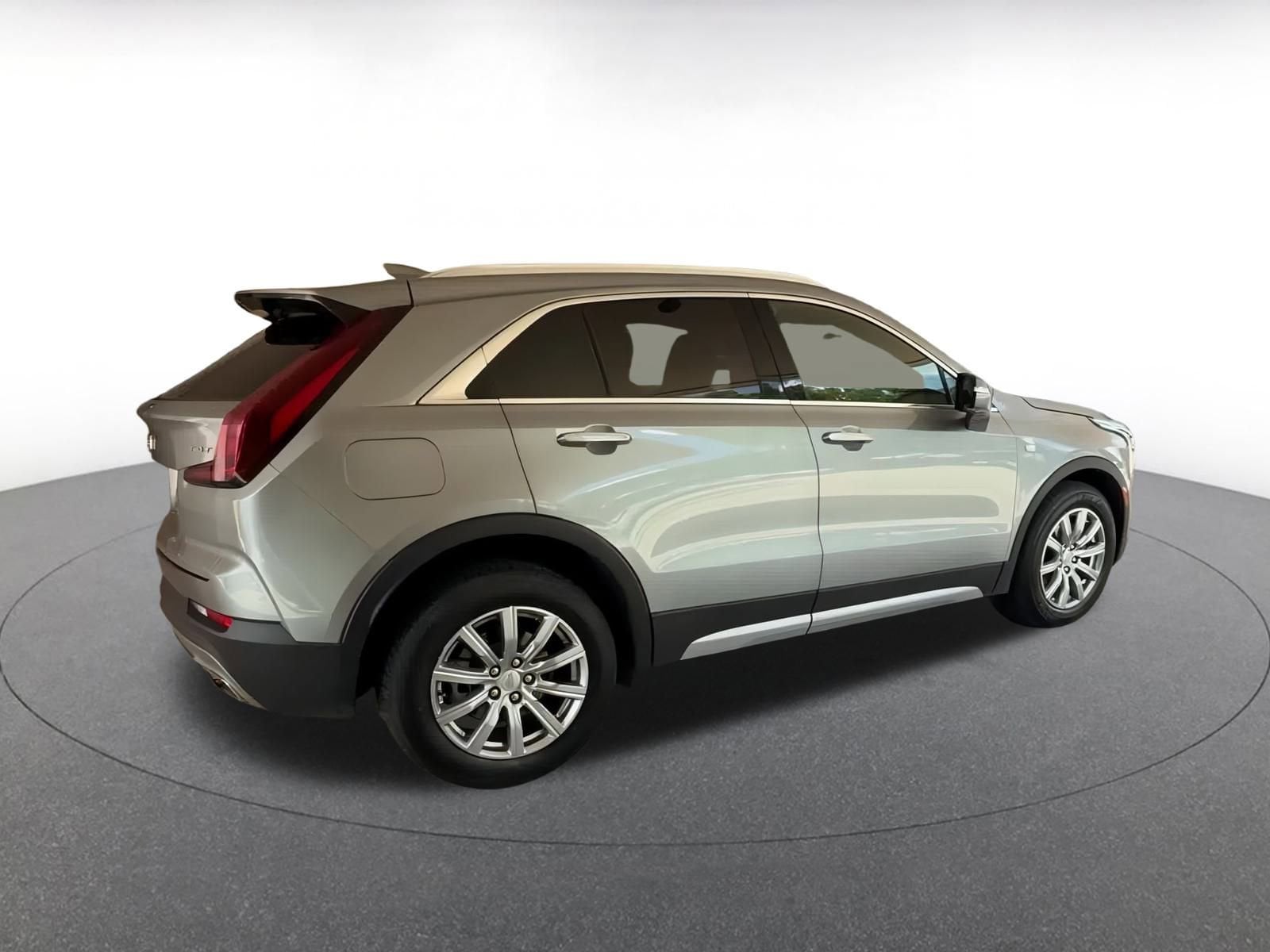 Thumbnail: 2023 Cadillac XT4 - 15