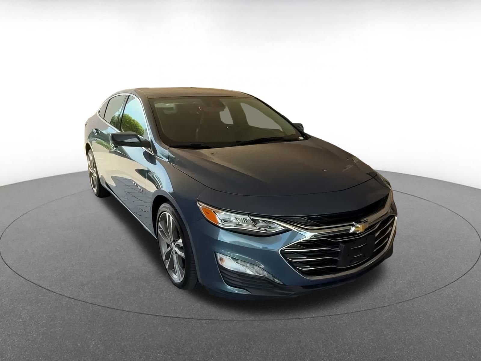 Thumbnail: 2024 Chevrolet Malibu - 3