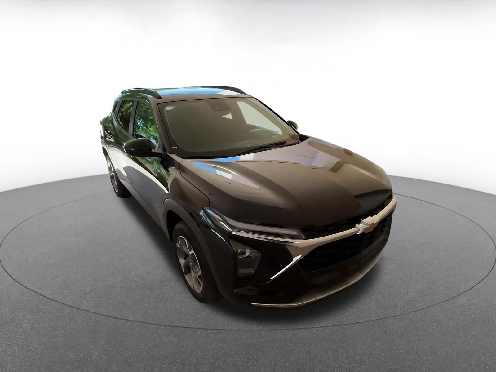 Thumbnail: 2025 Chevrolet Trax - 3