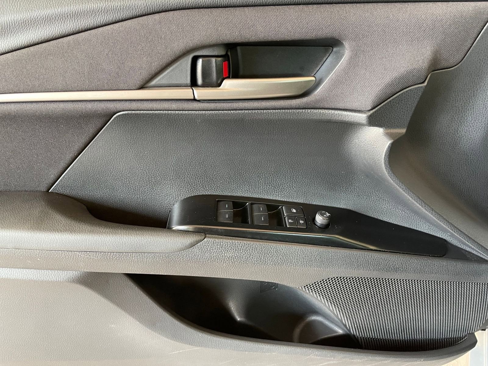 Thumbnail: 2025 Toyota Camry - 20