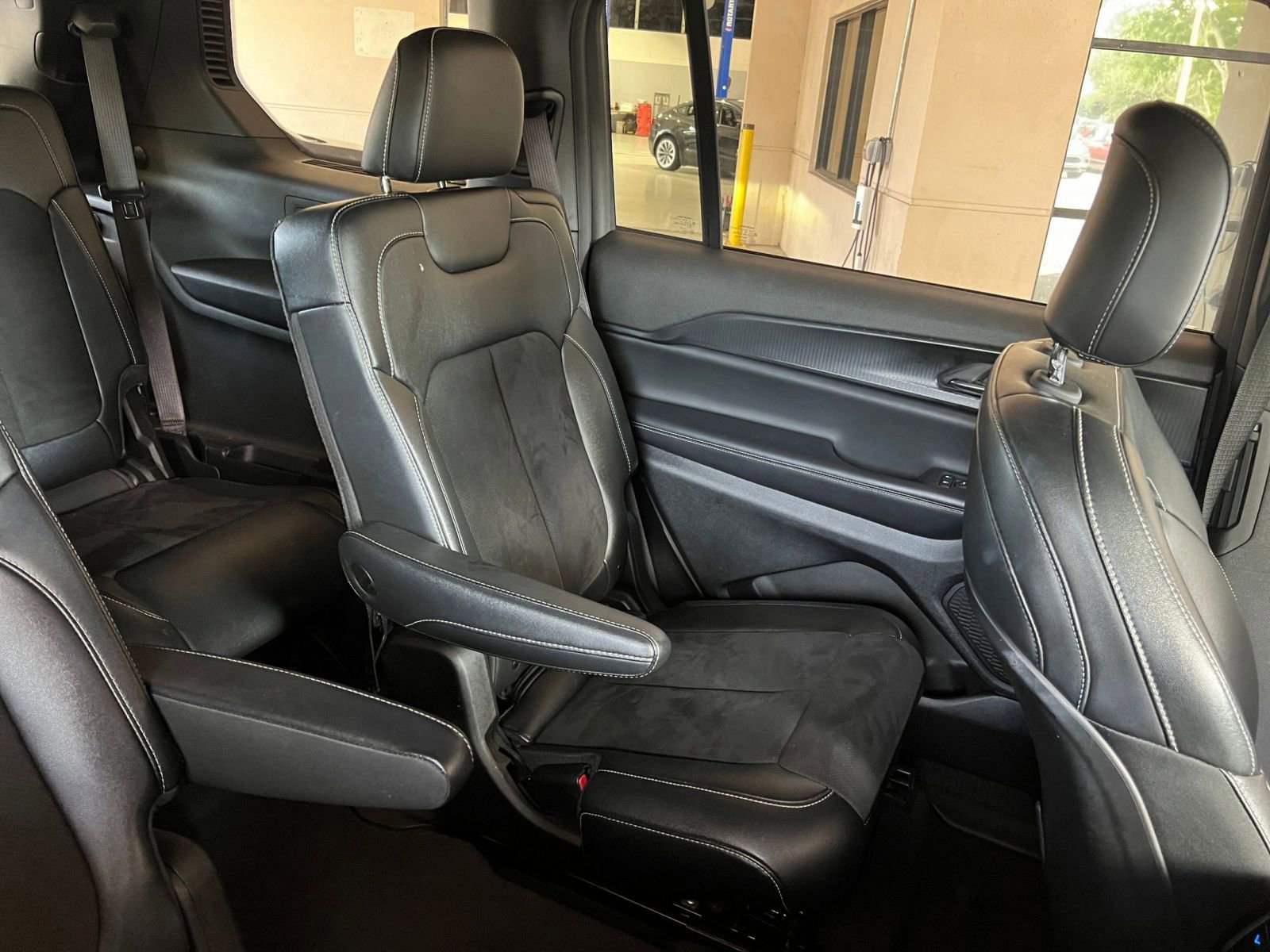 Thumbnail: 2023 Jeep Grand Cherokee - 31