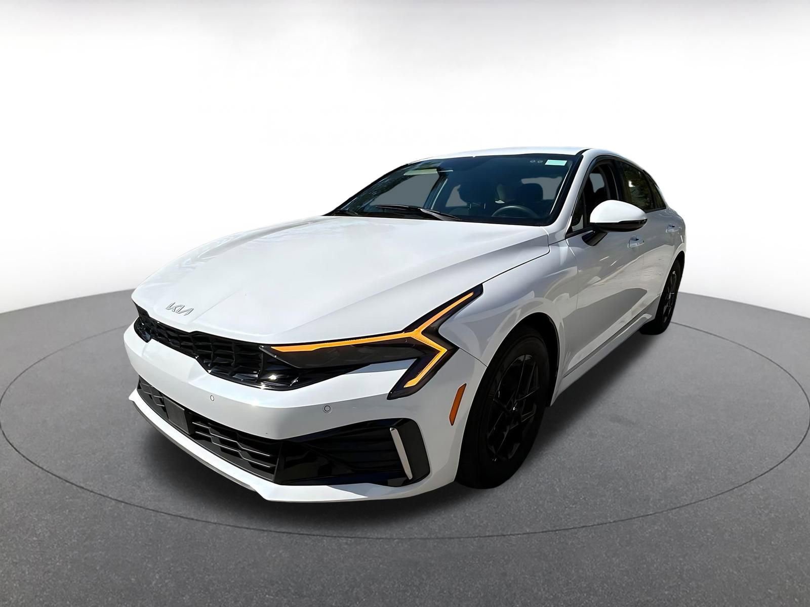 Thumbnail: 2025 Kia K5 - 3