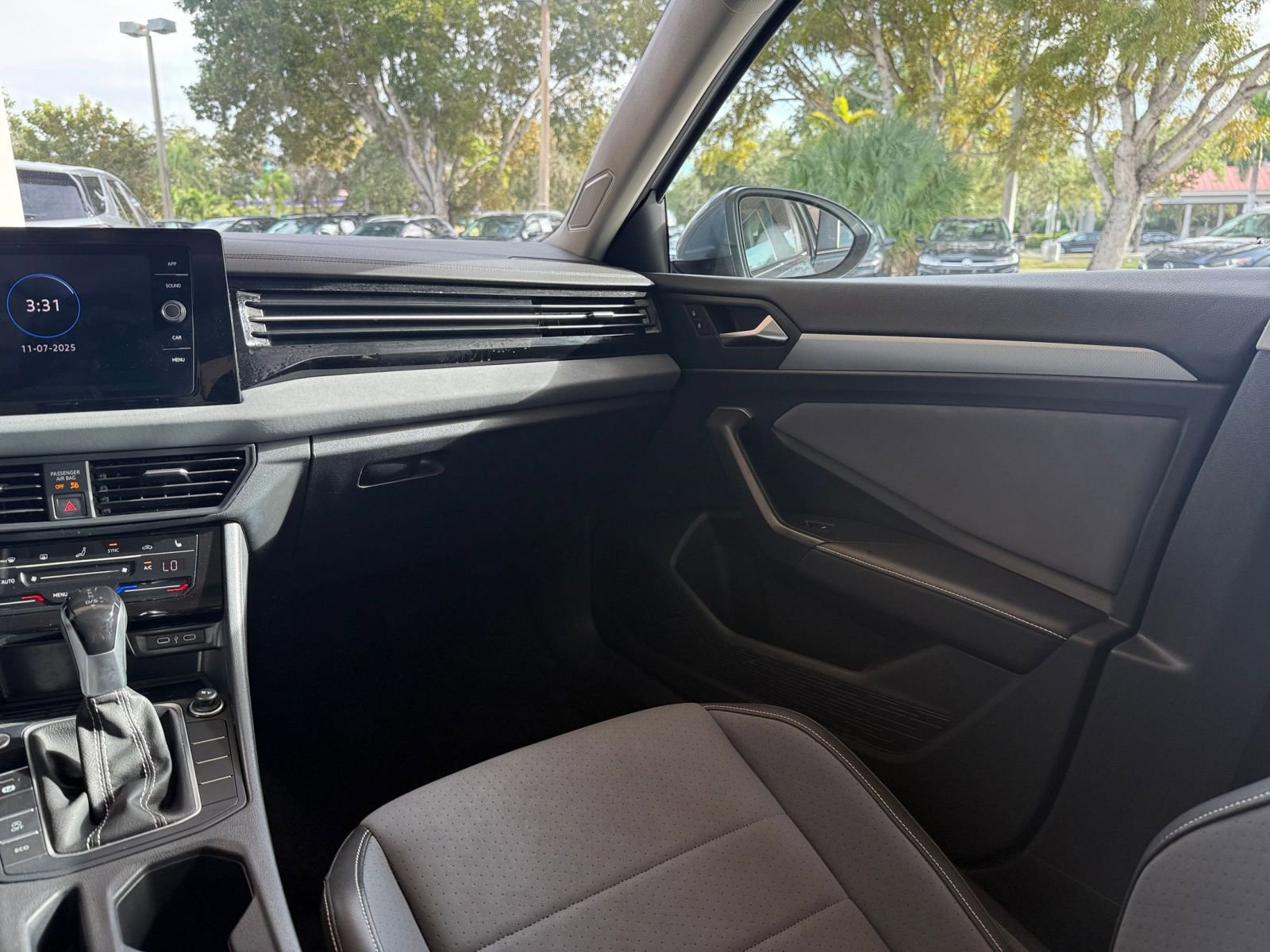 Thumbnail: 2025 Volkswagen Jetta - 29