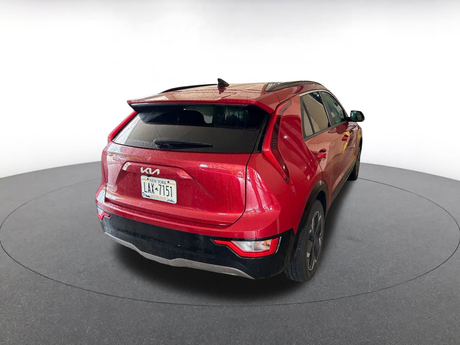 Thumbnail: 2023 Kia Niro - 8