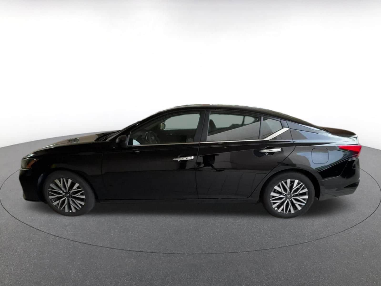 Thumbnail: 2025 Nissan Altima - 8