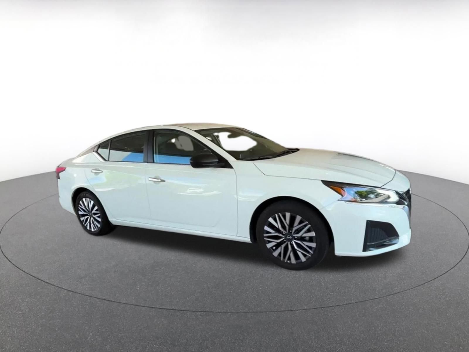 Thumbnail: 2025 Nissan Altima - 2