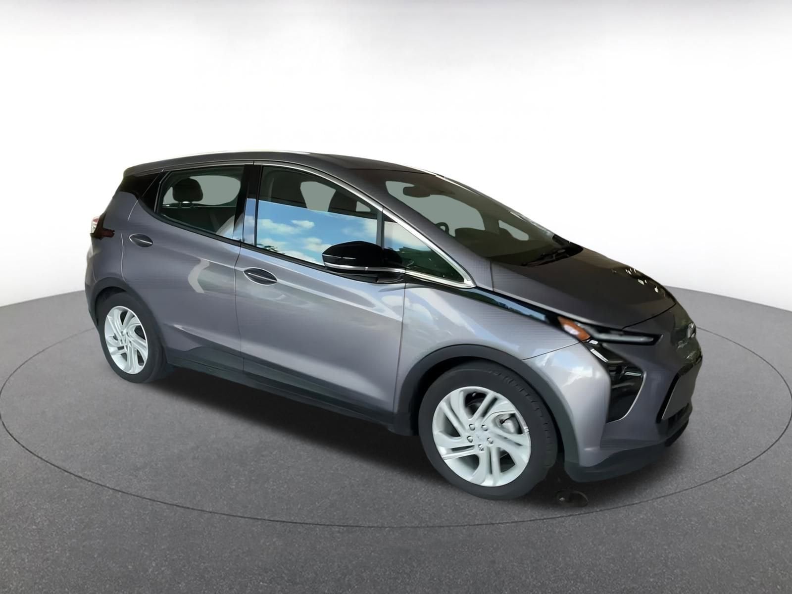 Thumbnail: 2023 Chevrolet Bolt EV - 2