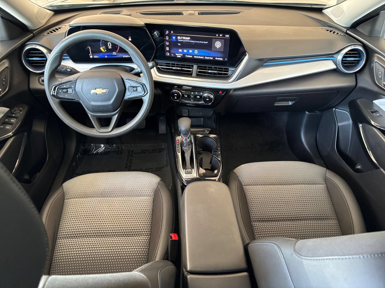 Thumbnail: 2025 Chevrolet Trax - 32