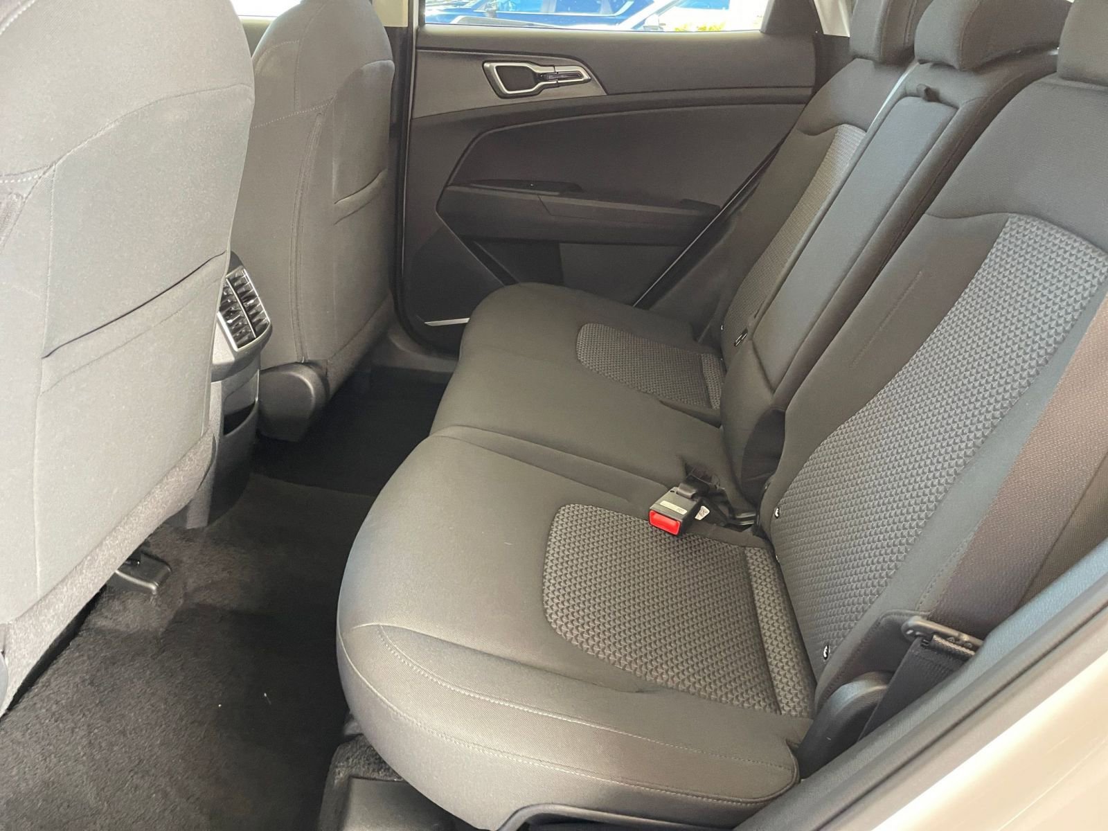 Thumbnail: 2025 Kia Sportage - 24