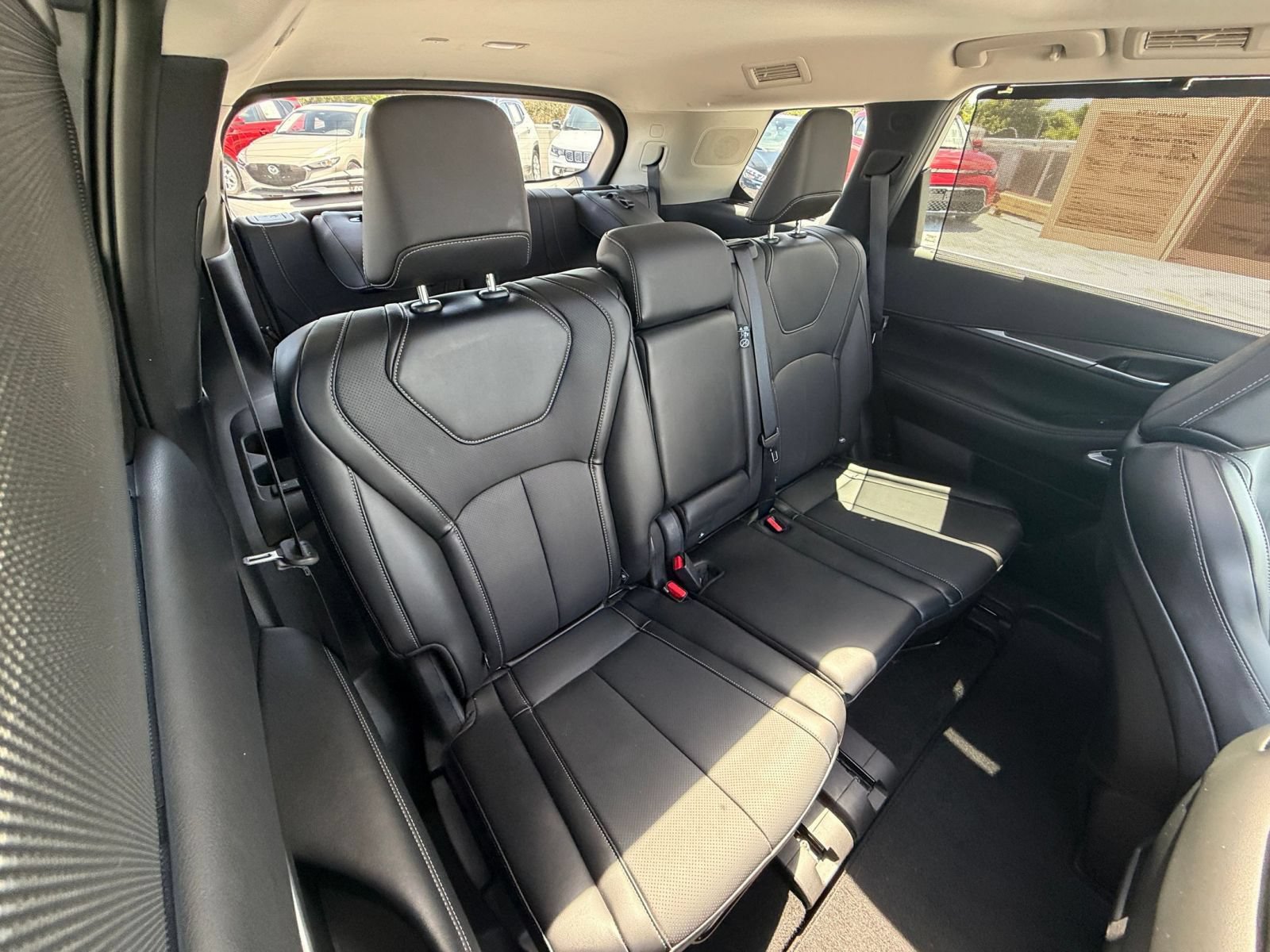 Thumbnail: 2026 INFINITI QX60 - 32