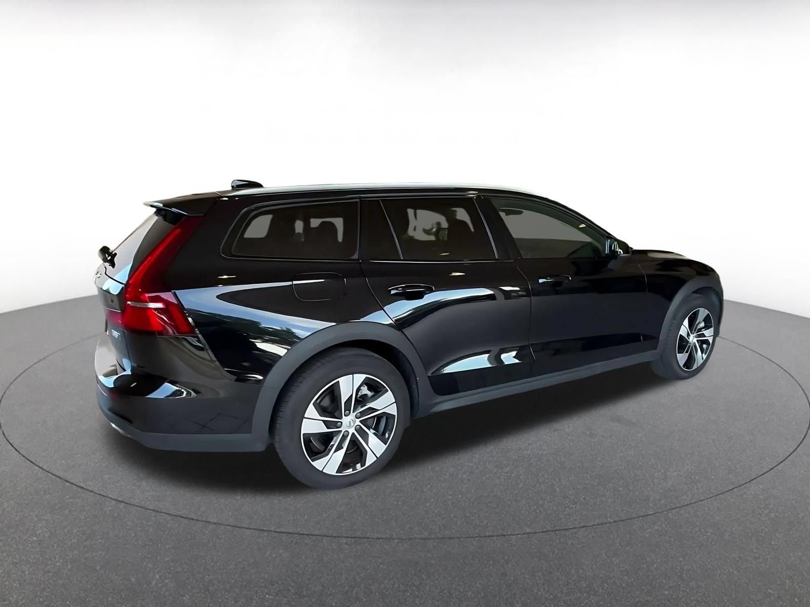 Thumbnail: 2025 Volvo S60 - 12