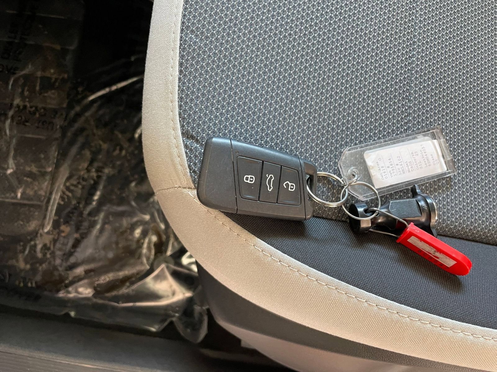 Thumbnail: 2025 Volkswagen Taos - 20