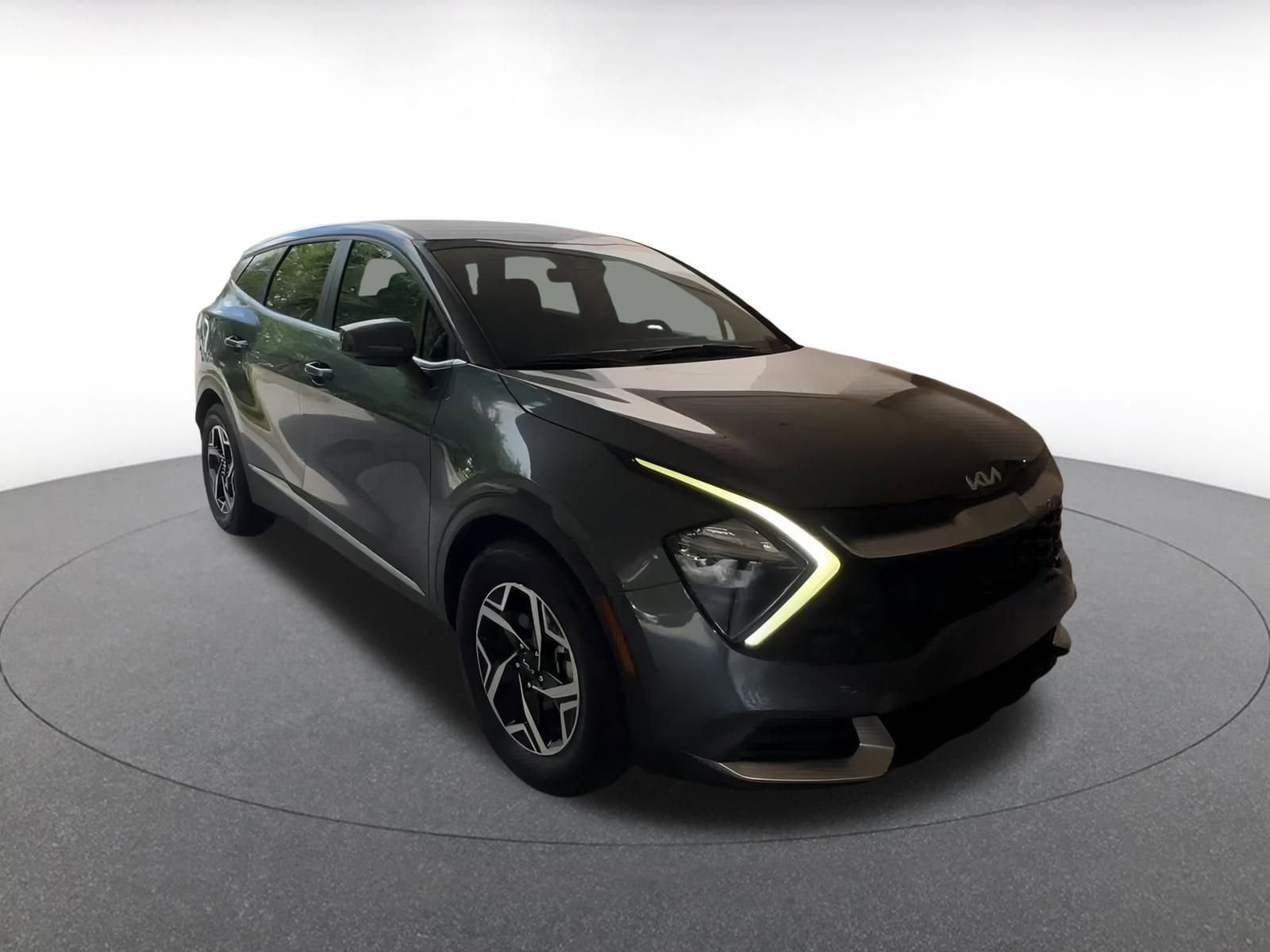 Thumbnail: 2023 Kia Sportage - 3