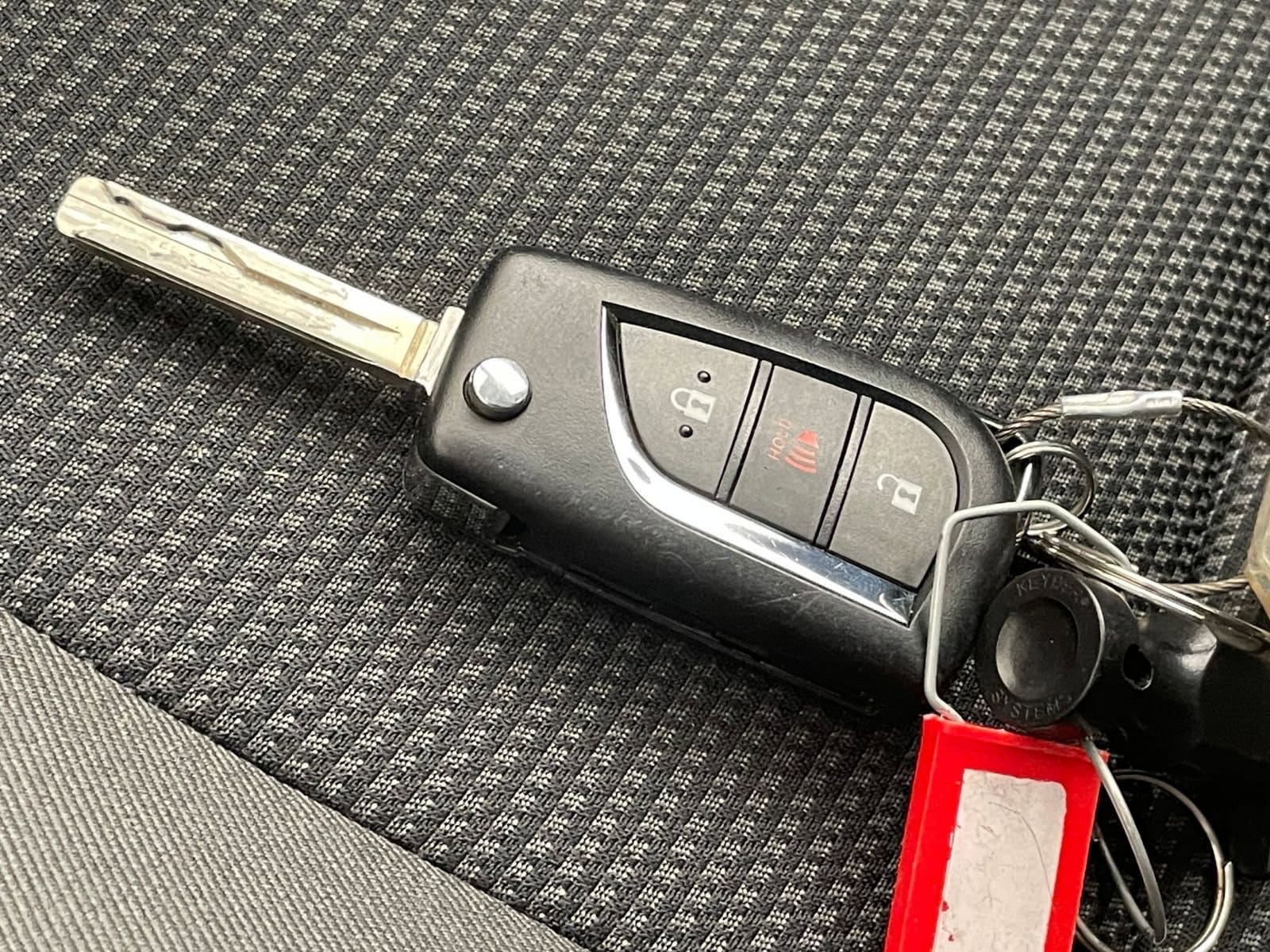 Thumbnail: 2025 Toyota RAV4 - 22