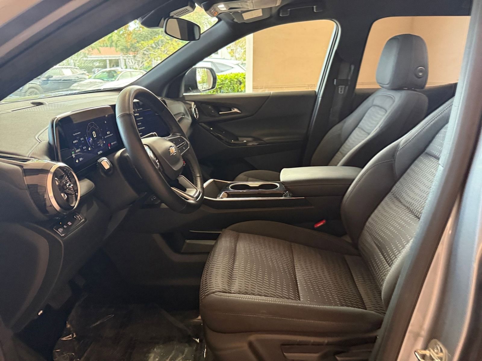 Thumbnail: 2025 Chevrolet Equinox - 21