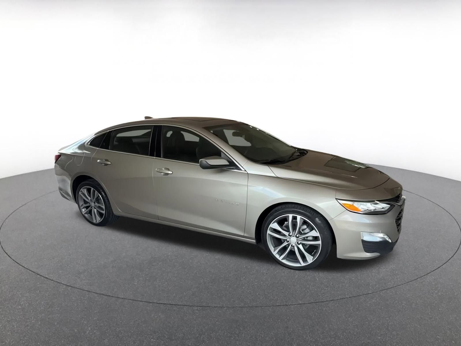 Thumbnail: 2024 Chevrolet Malibu - 2