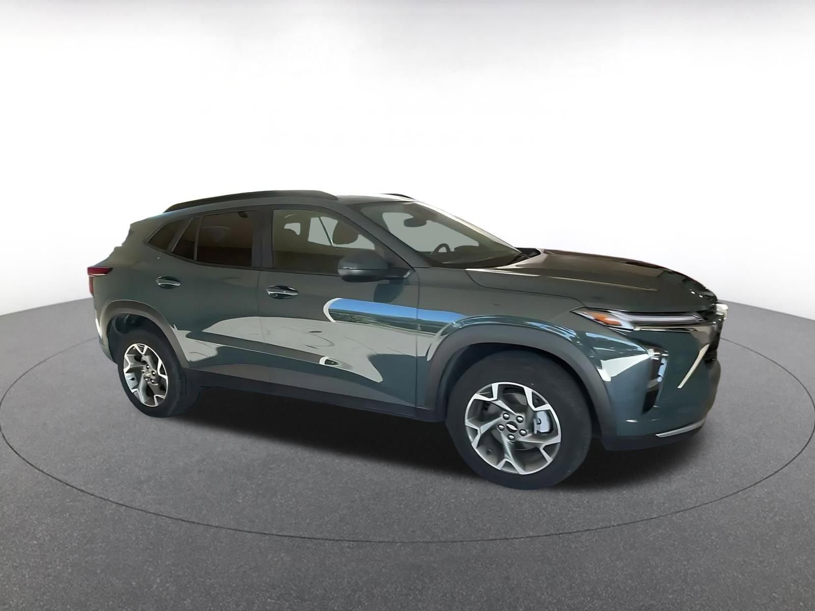 Thumbnail: 2025 Chevrolet Trax - 2