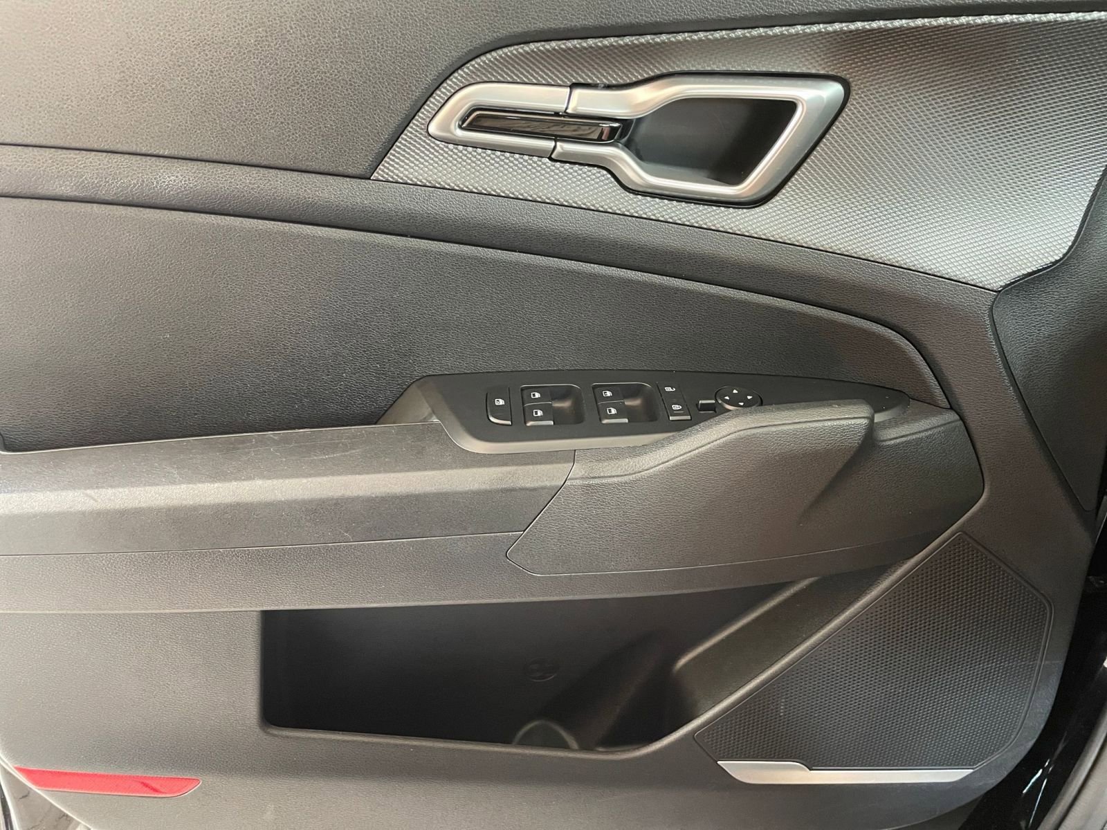 Thumbnail: 2025 Kia Sportage - 18