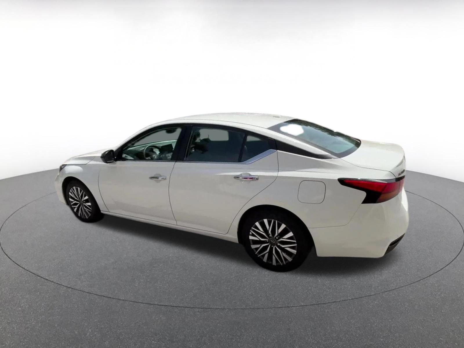 Thumbnail: 2025 Nissan Altima - 10