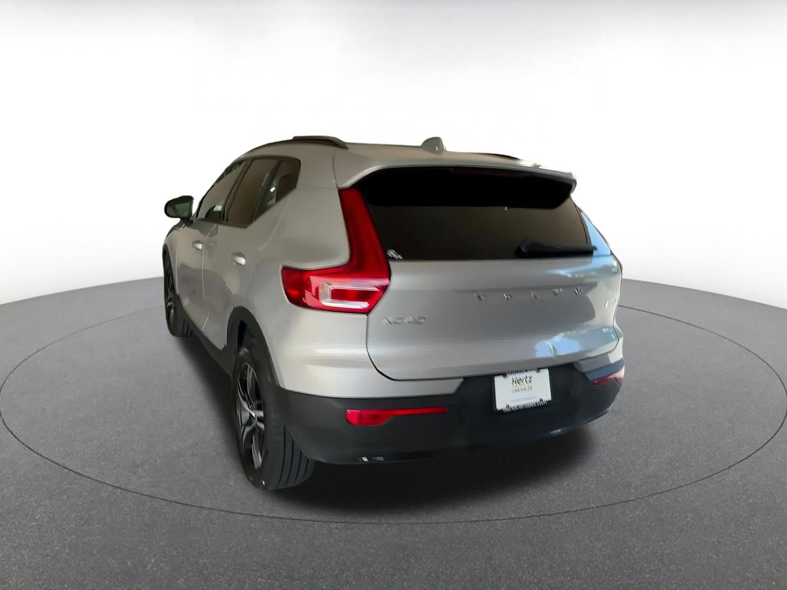 Thumbnail: 2024 Volvo XC40 - 11
