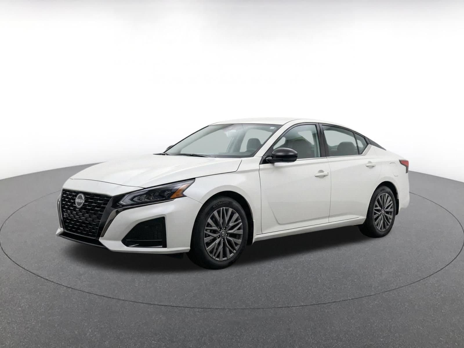 Thumbnail: 2025 Nissan Altima - 3