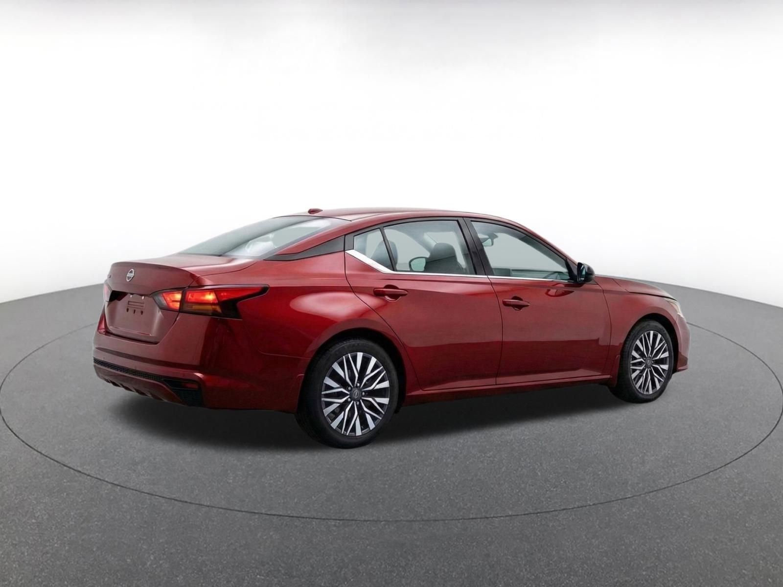 Thumbnail: 2025 Nissan Altima - 18