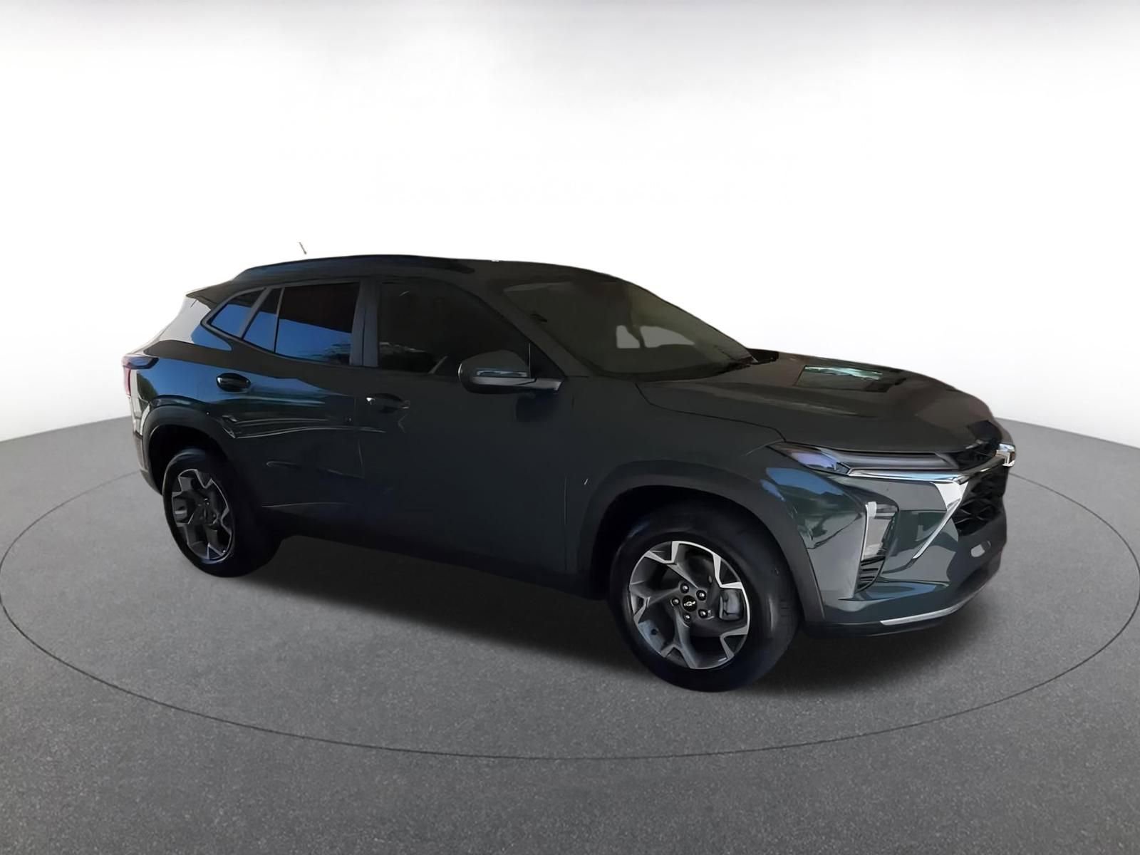 Thumbnail: 2025 Chevrolet Trax - 2