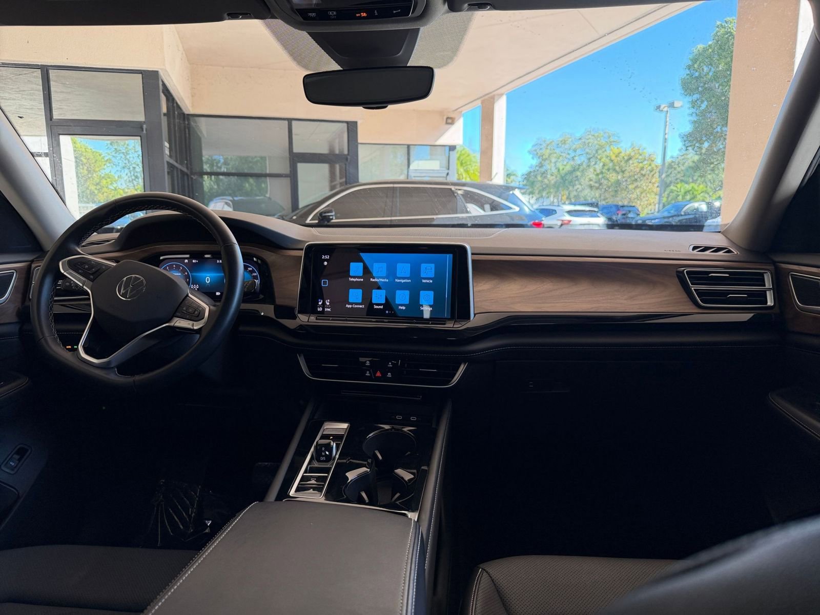 Thumbnail: 2025 Volkswagen Atlas - 27