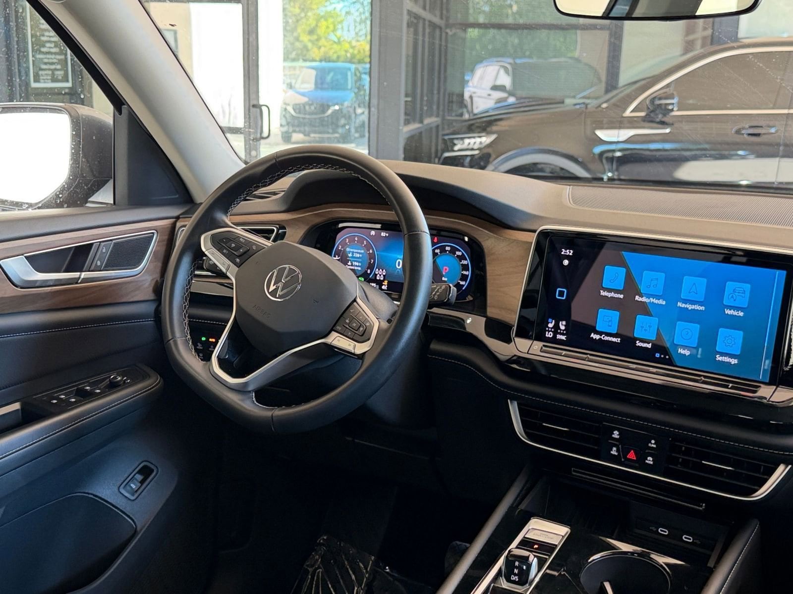 Thumbnail: 2025 Volkswagen Atlas - 28