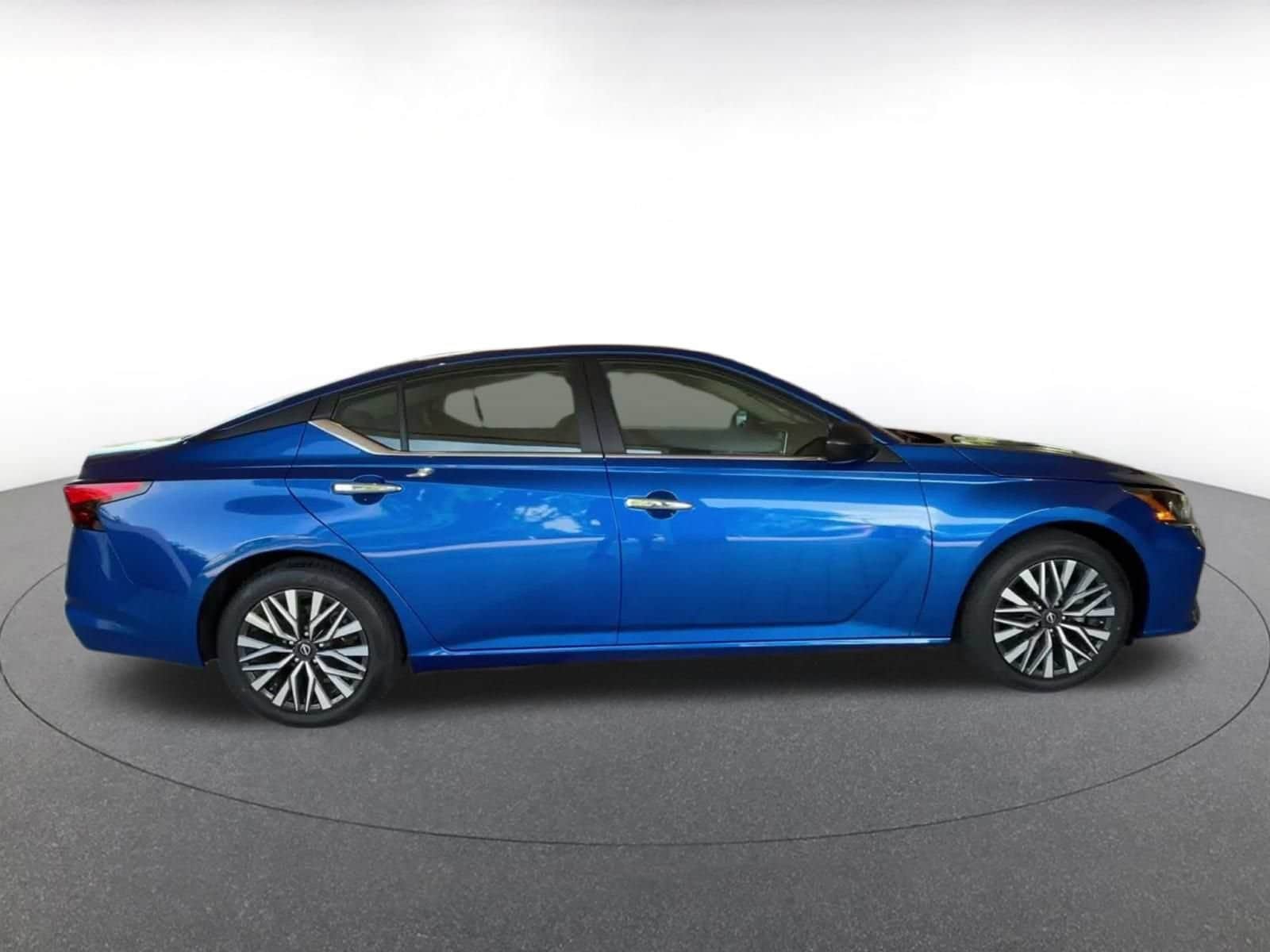 Thumbnail: 2025 Nissan Altima - 13