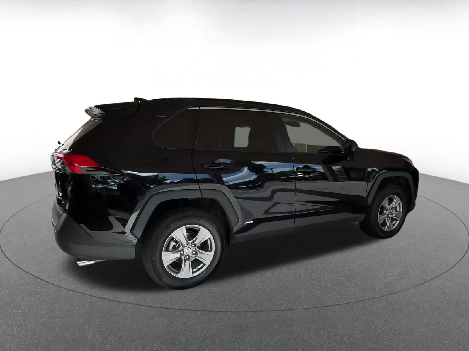 Thumbnail: 2025 Toyota RAV4 - 14