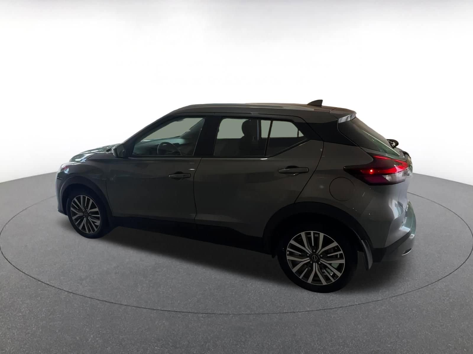Thumbnail: 2024 Nissan Kicks - 10