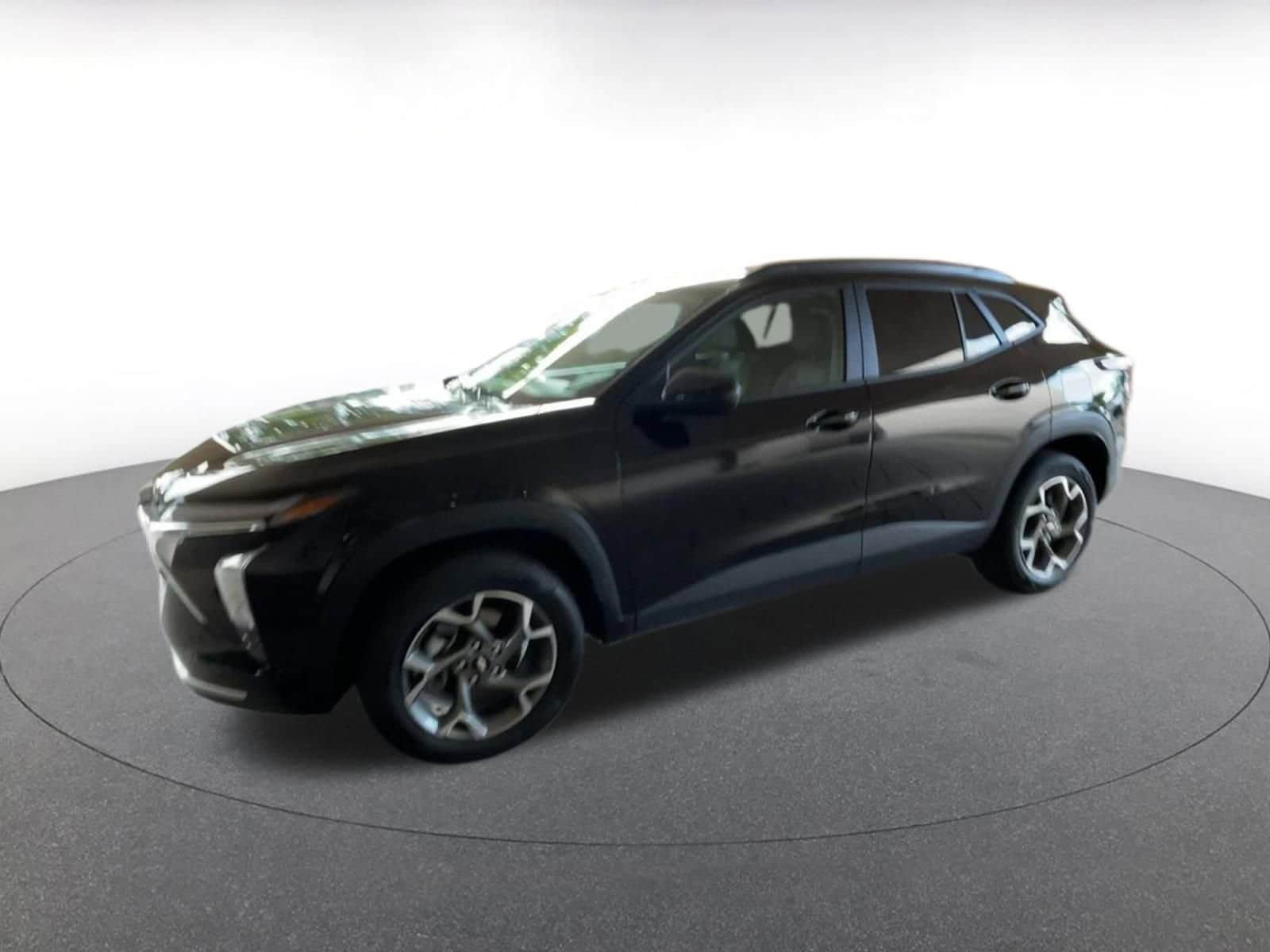 Thumbnail: 2025 Chevrolet Trax - 8