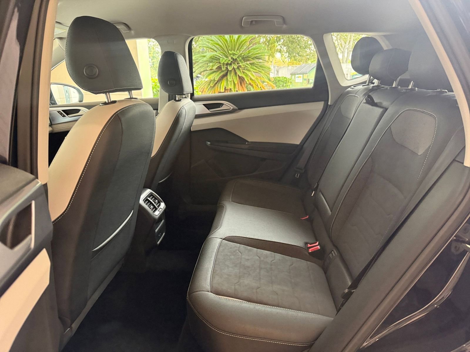 Thumbnail: 2025 Volkswagen Taos - 20