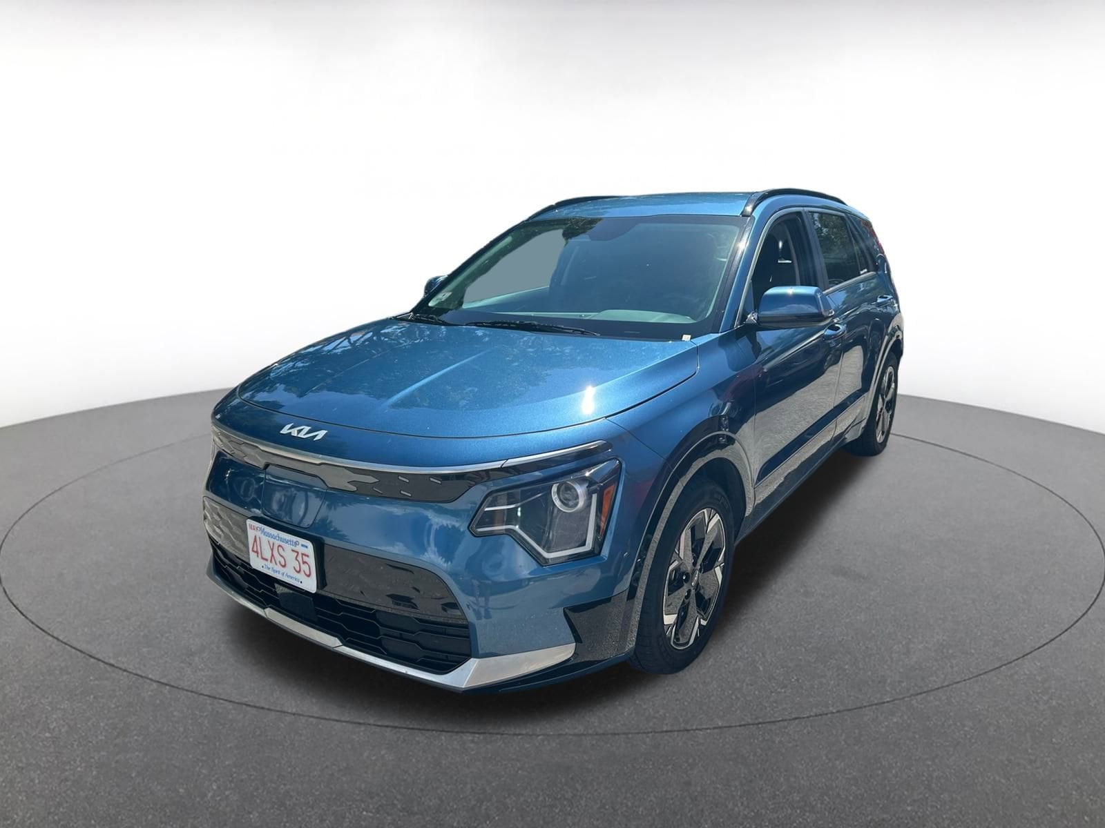 Thumbnail: 2023 Kia Niro - 3