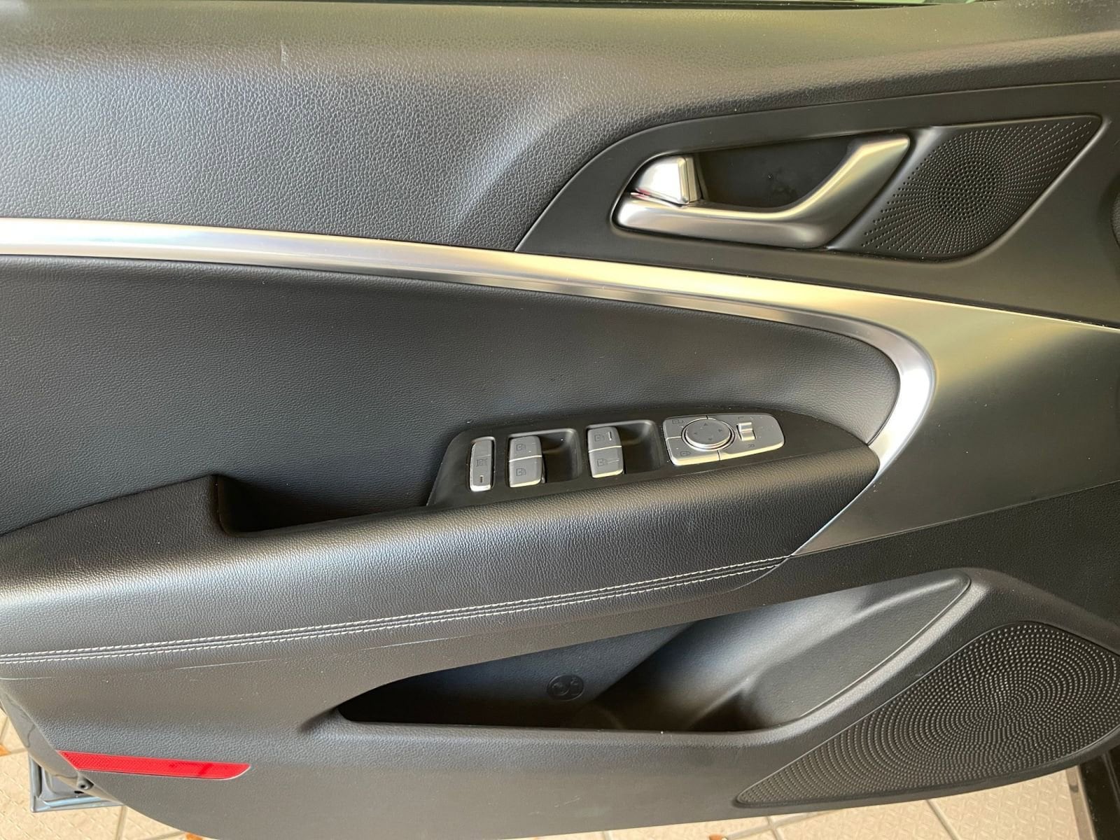 Thumbnail: 2025 Genesis G70 - 21