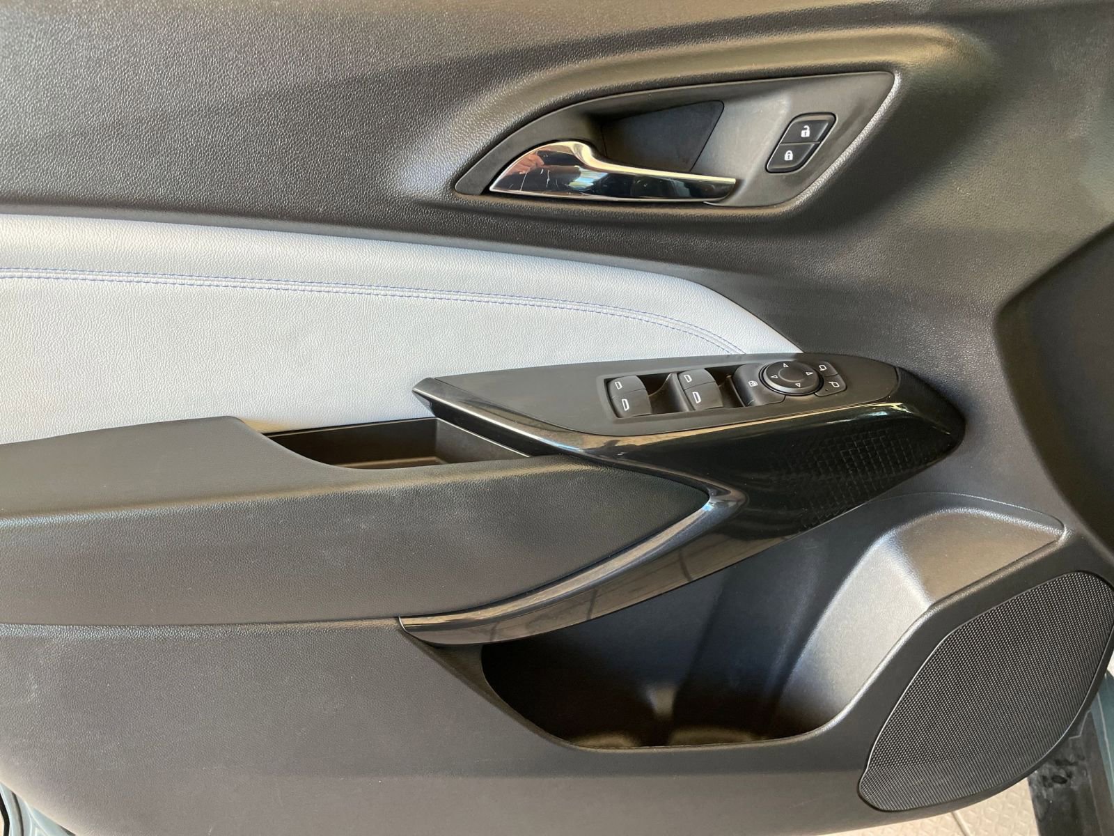 Thumbnail: 2025 Chevrolet Trax - 18