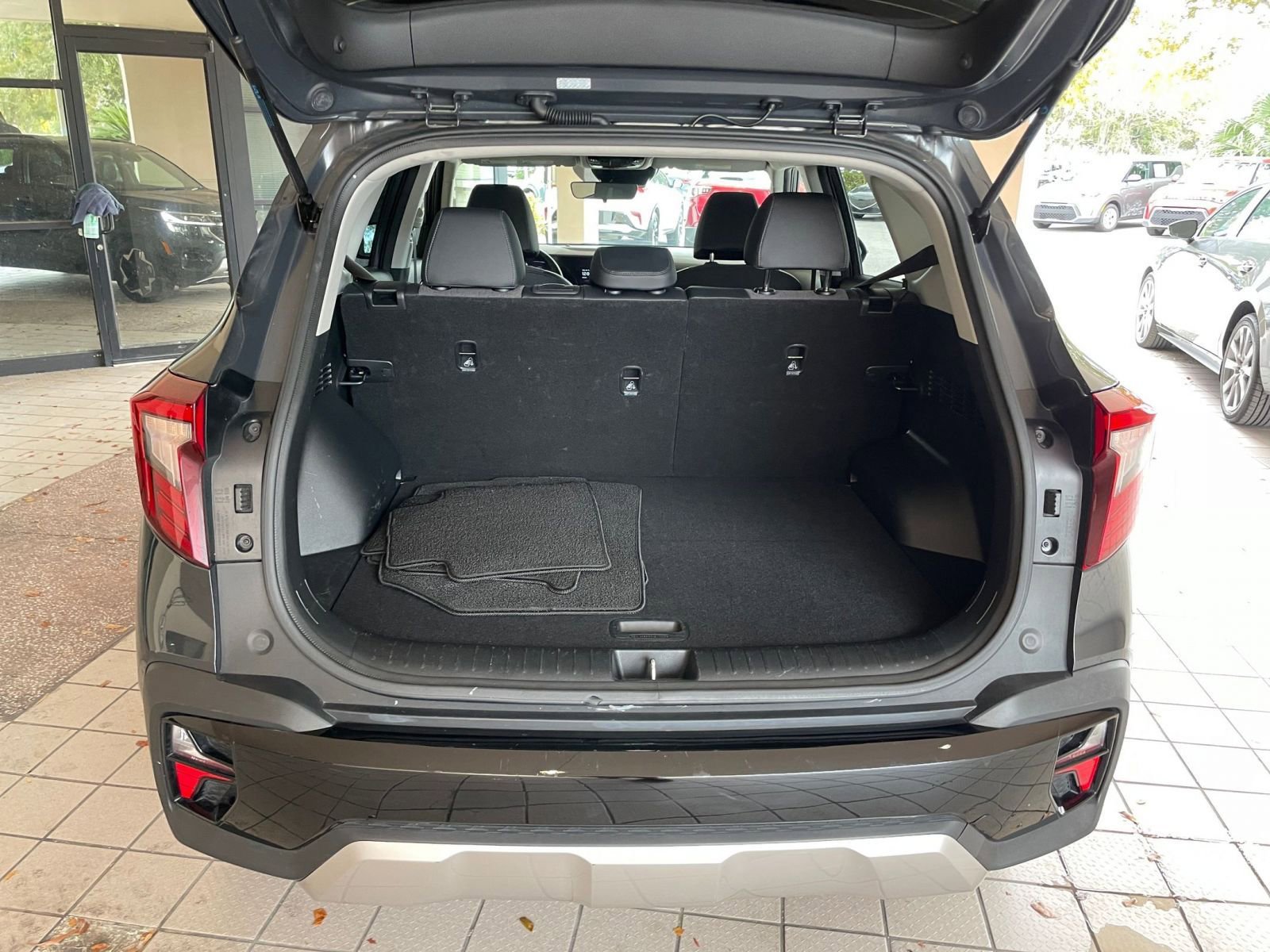 Thumbnail: 2025 Kia Seltos - 25