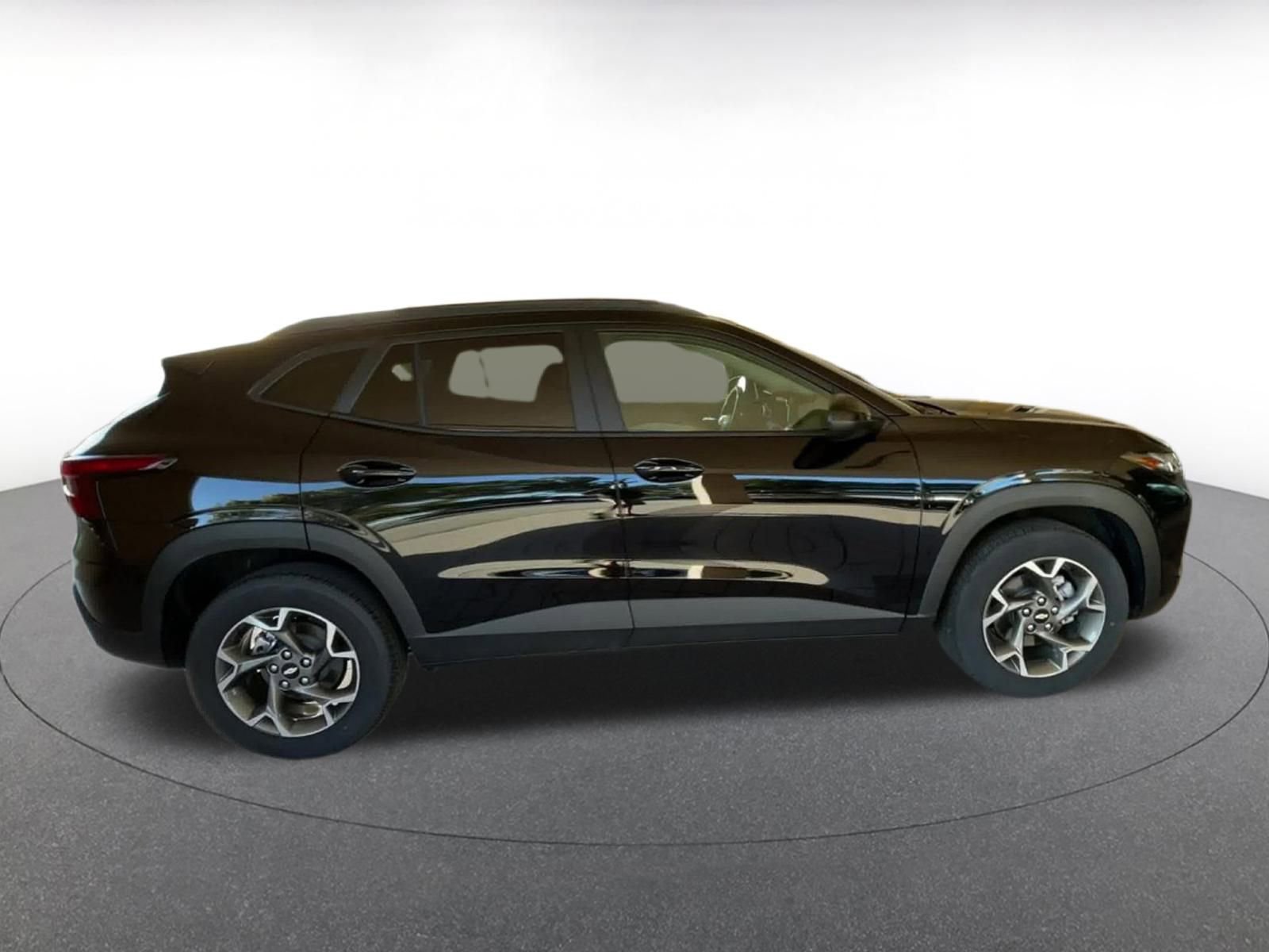 Thumbnail: 2025 Chevrolet Trax - 16