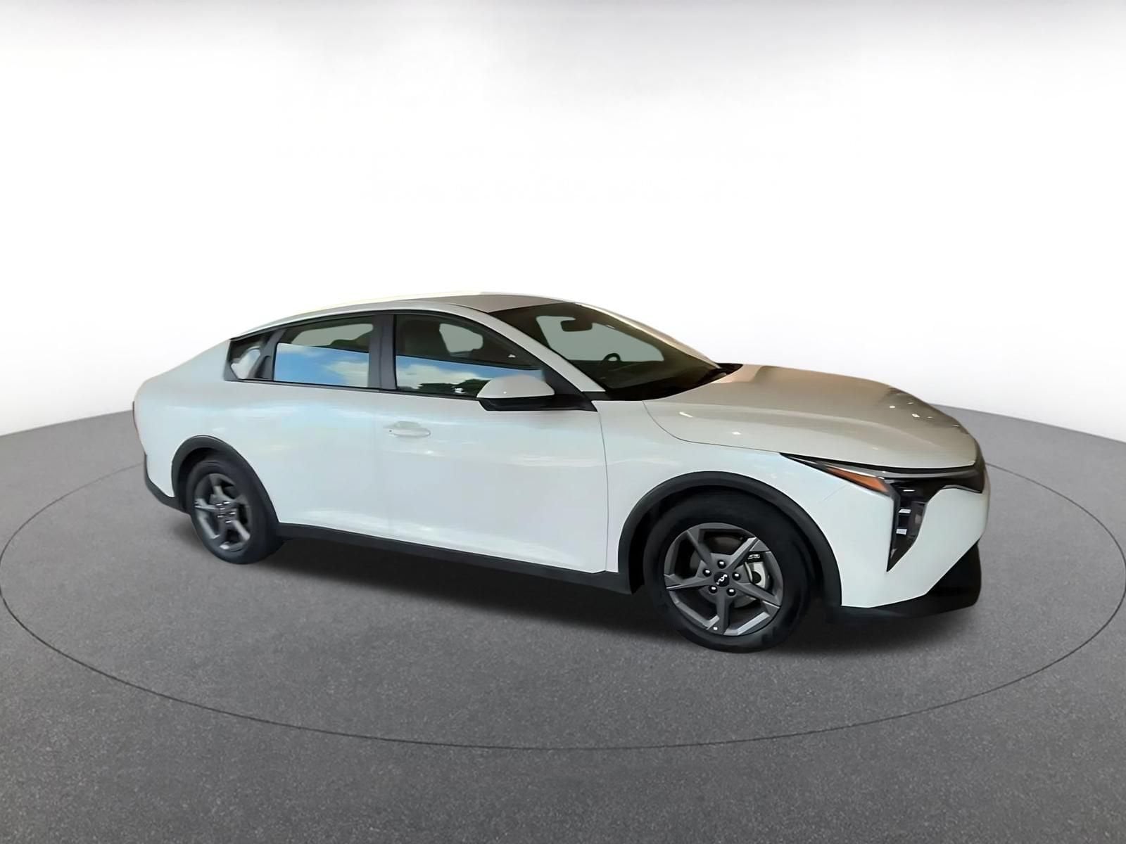 Thumbnail: 2025 Kia K4 - 2