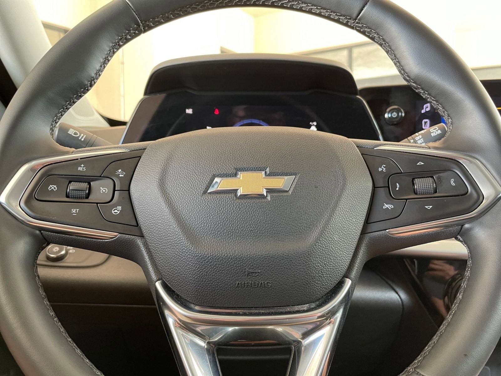 Thumbnail: 2025 Chevrolet Trax - 27