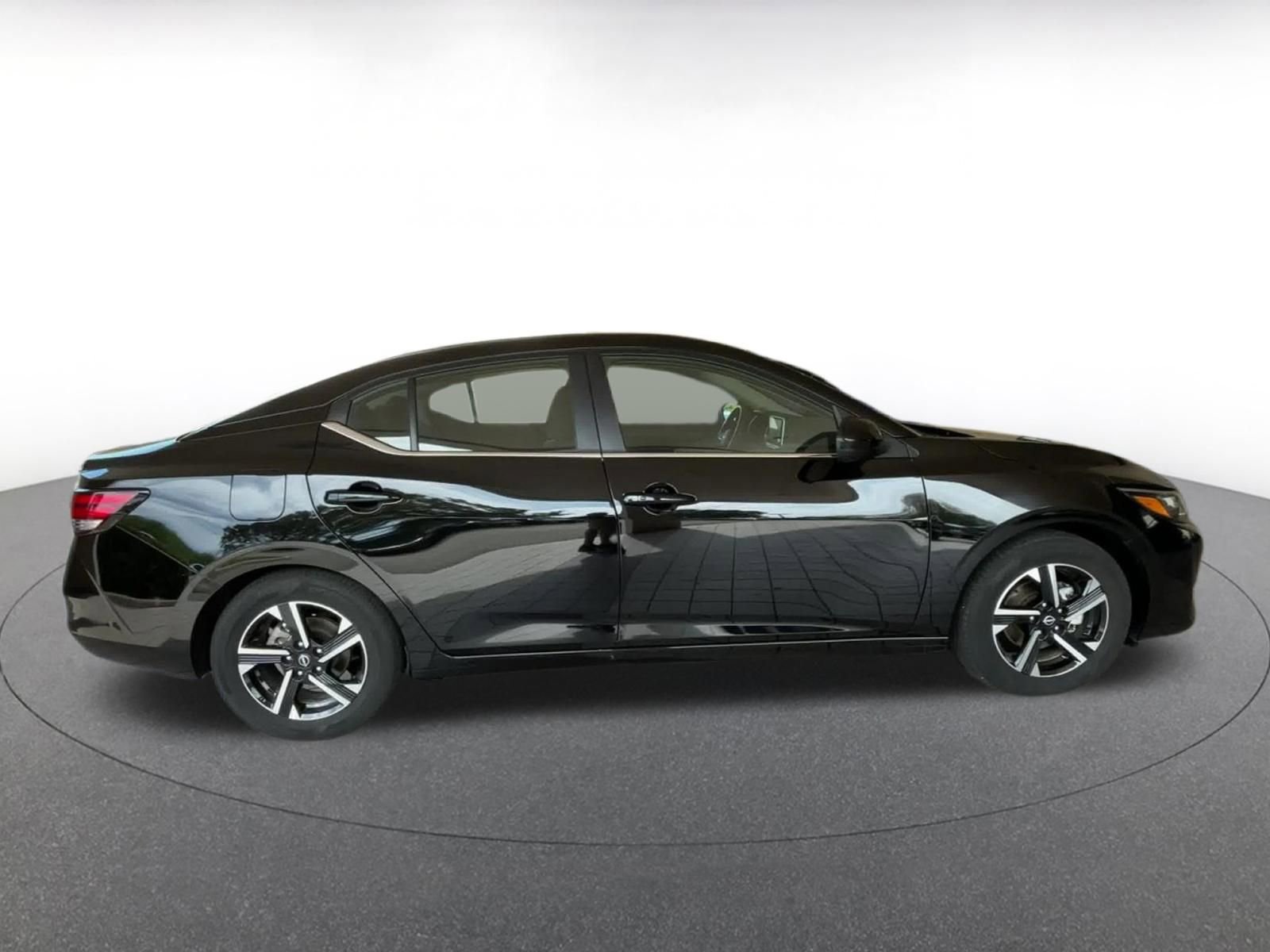 Thumbnail: 2025 Nissan Sentra - 16