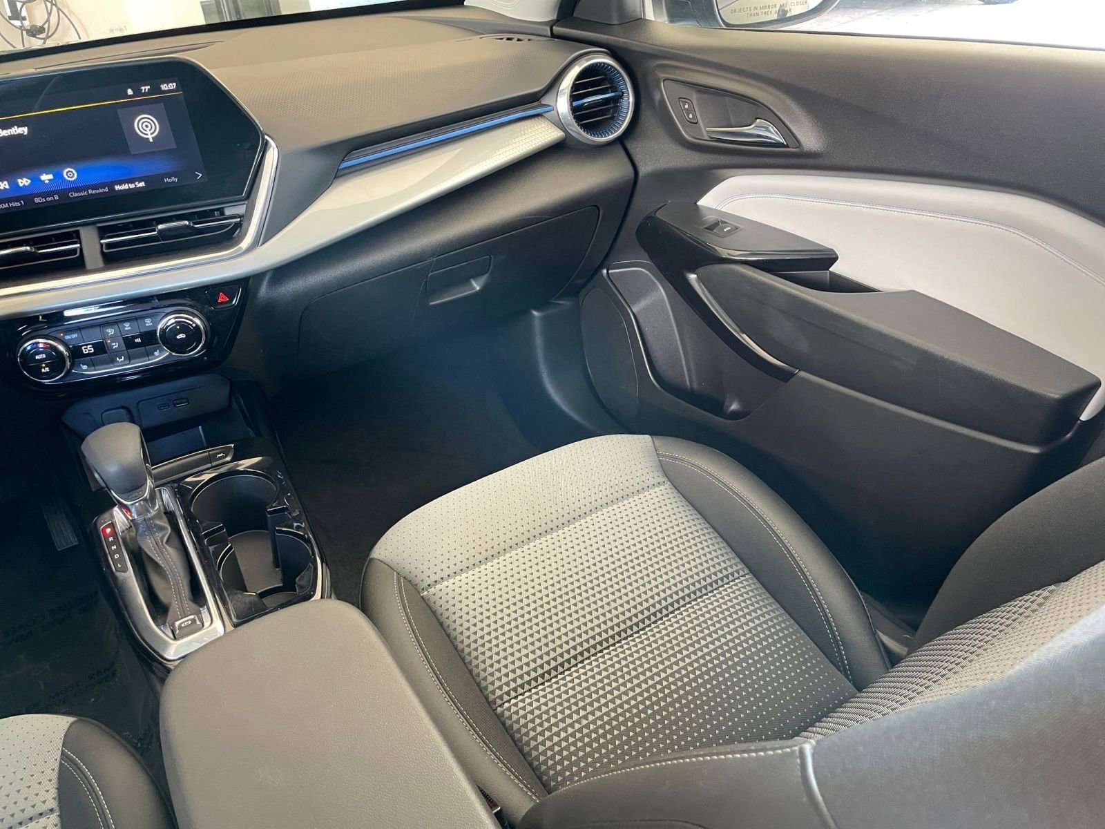 Thumbnail: 2025 Chevrolet Trax - 33