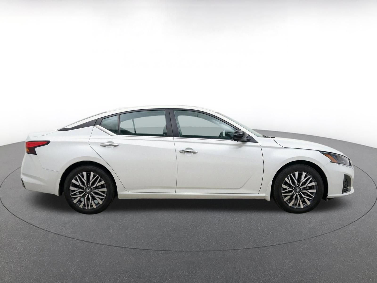 Thumbnail: 2025 Nissan Altima - 18