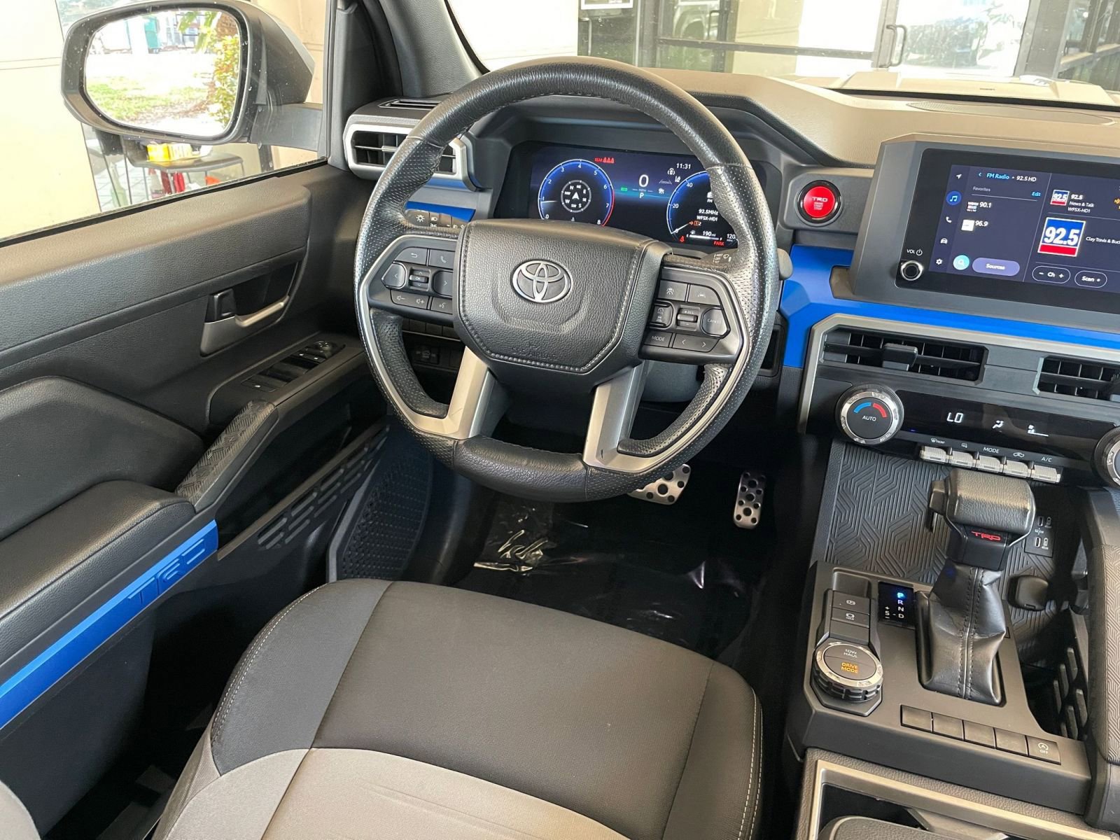 Thumbnail: 2024 Toyota Tacoma - 32