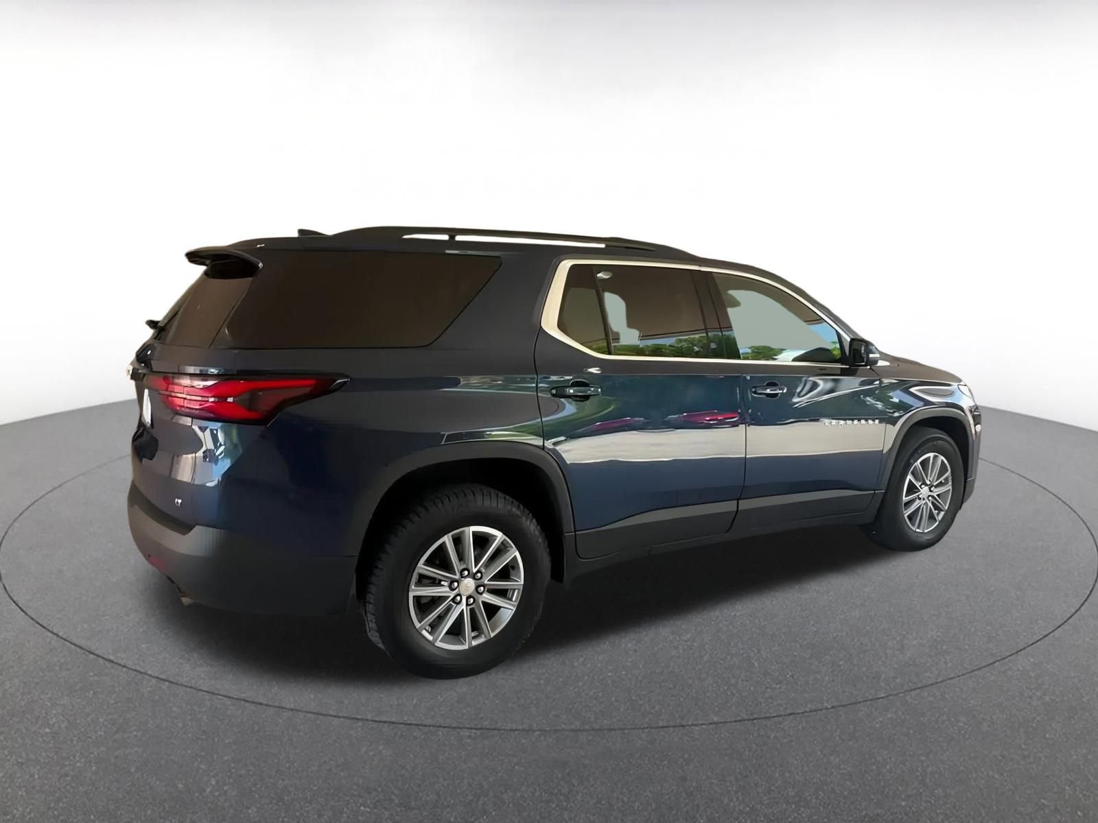 Thumbnail: 2023 Chevrolet Traverse - 12